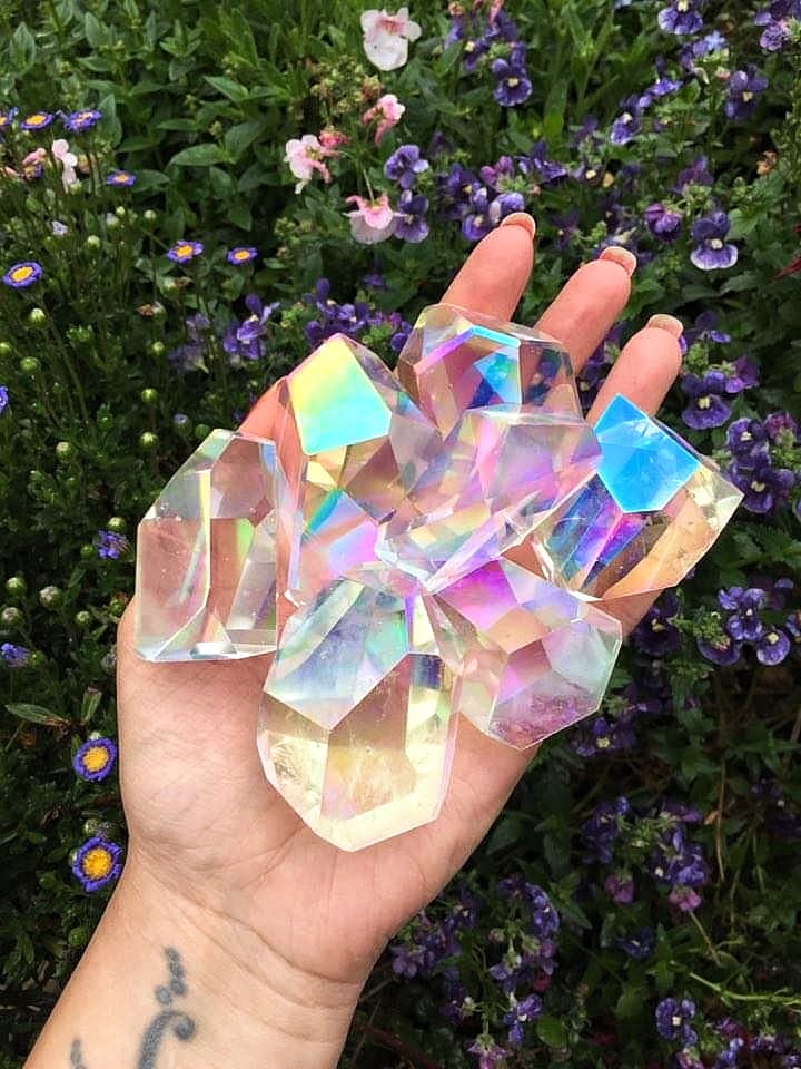 What are aura crystals?