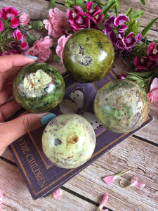 Green Opal spheres