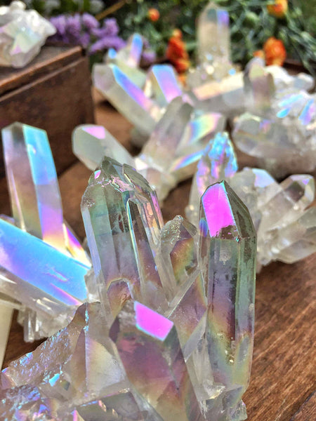 Aura quartz clusters