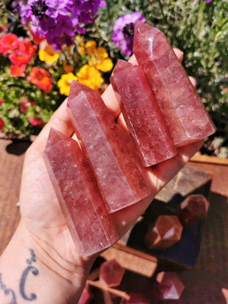 Strawberry quartz points