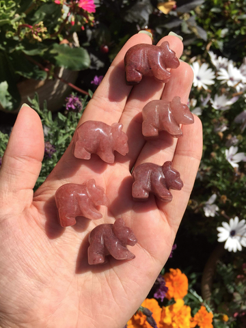 Mini strawberry quartz bears